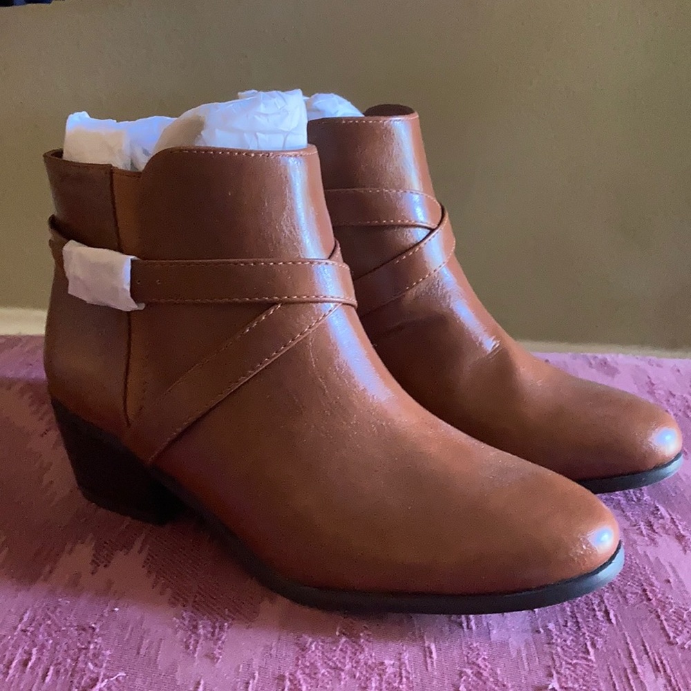 Karen Scott Falonn Boots - Cognac